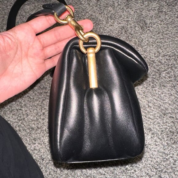 Coach Pillow Tabby 26 - Picture 5 of 7